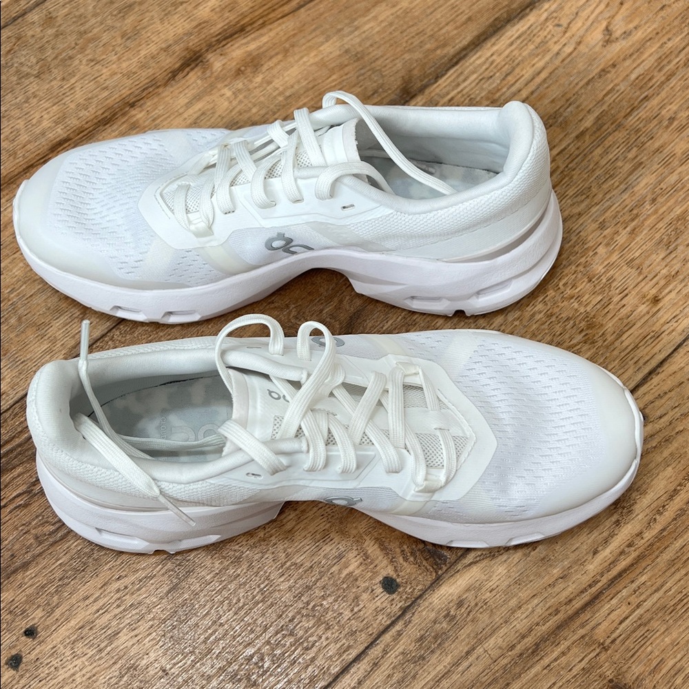 ON Cloudpulse women size 7.5 NEW never worn